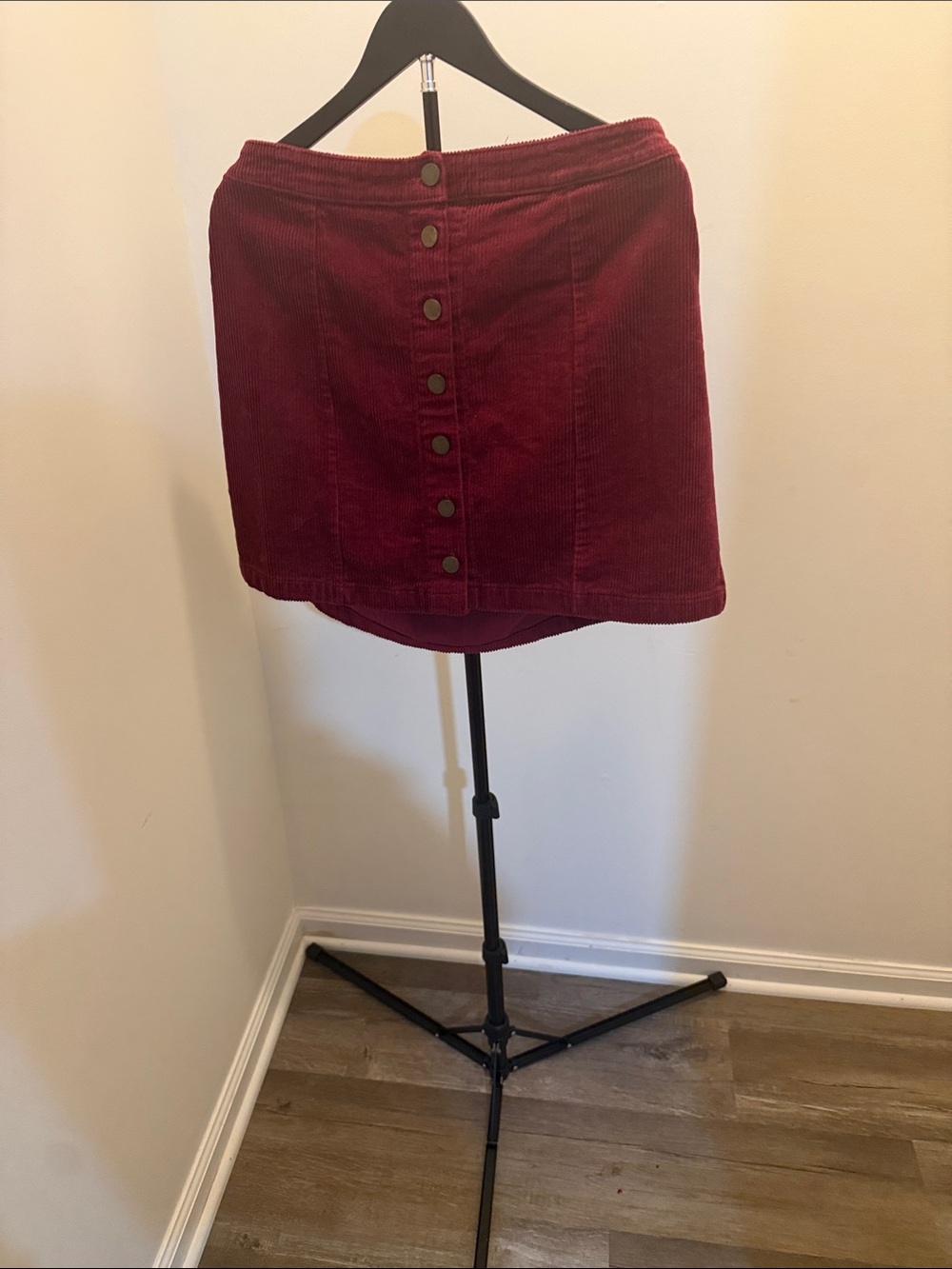Forever 21 Button-Front Corduroy Mini Skirt in Burgundy
